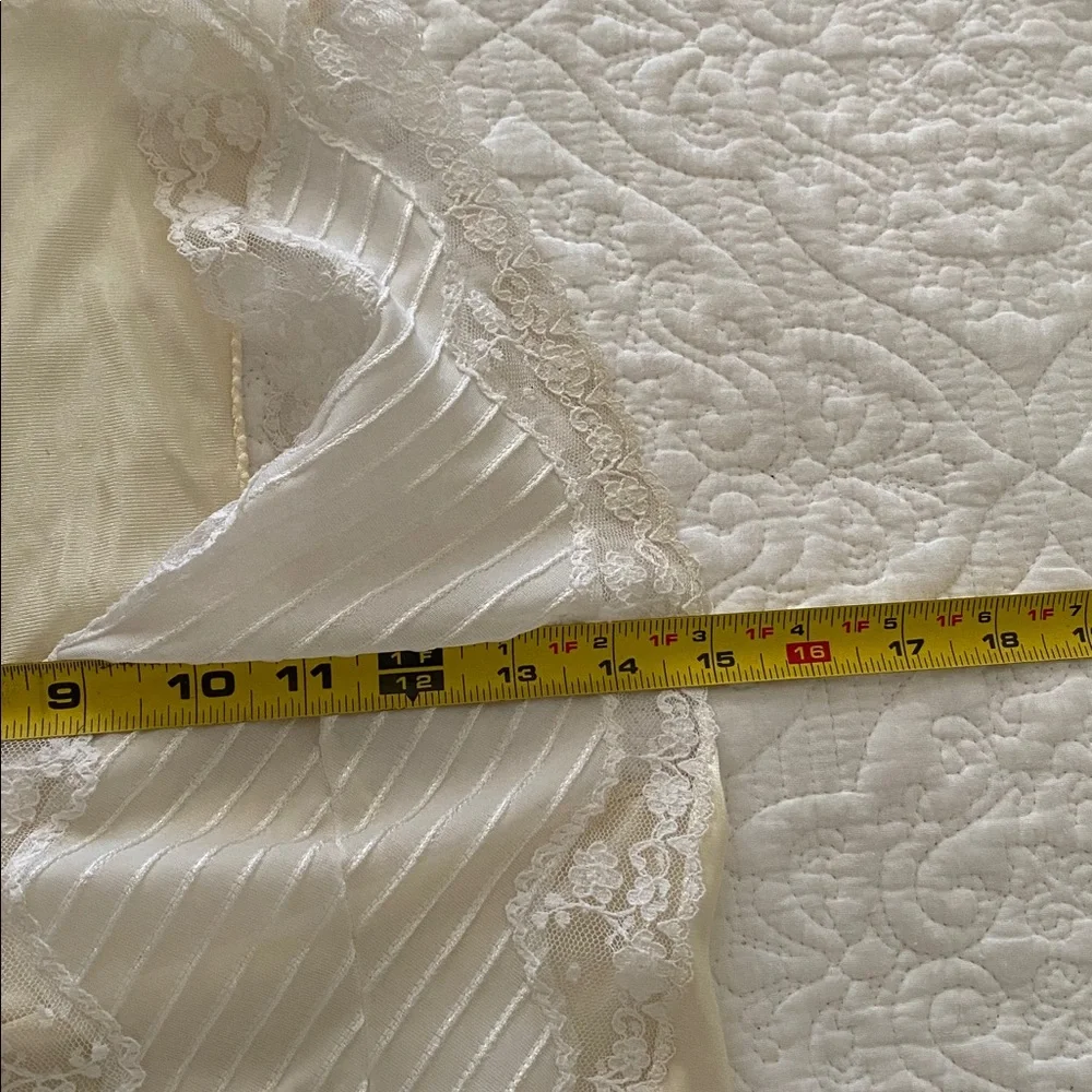 Vintage Henson Kickernick bridal wedding nightgown